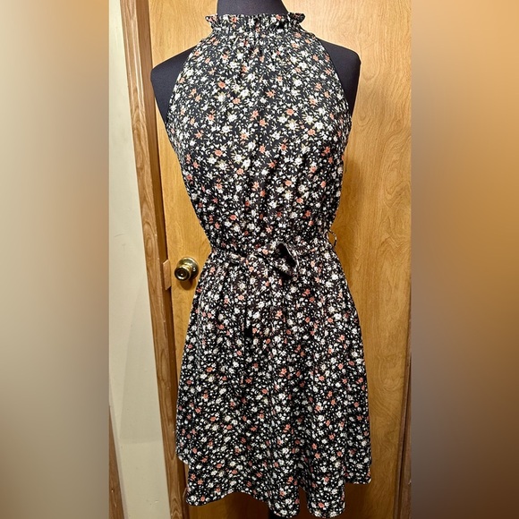 BTFBM halter style floral print size small dress - Picture 2 of 9